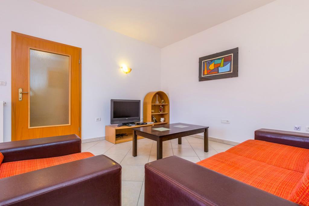 Apartment Mirjana Pula Habitación foto