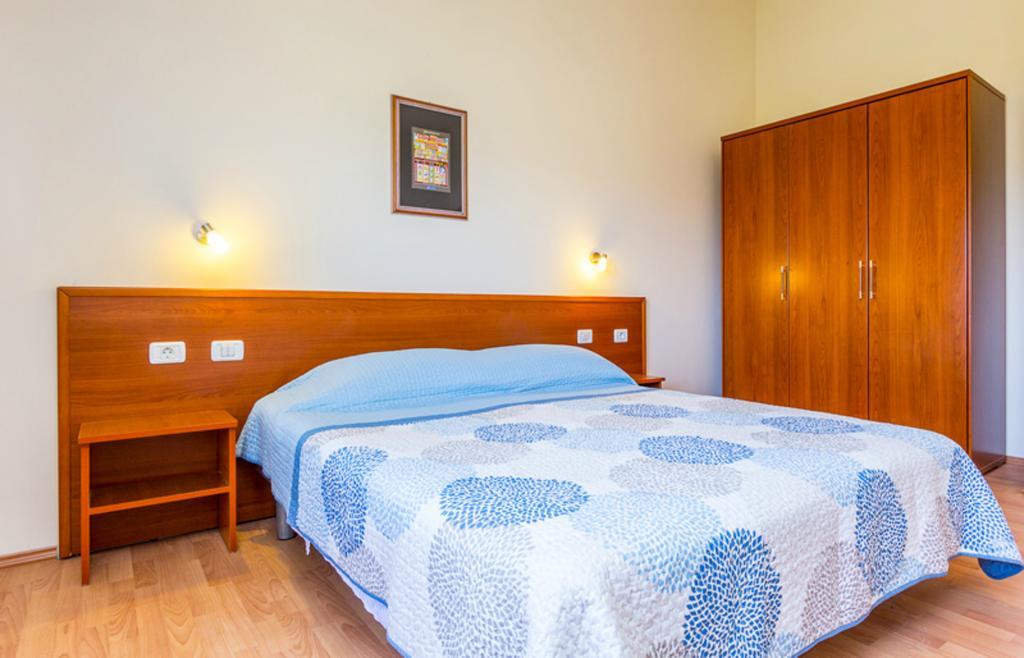 Apartment Mirjana Pula Habitación foto